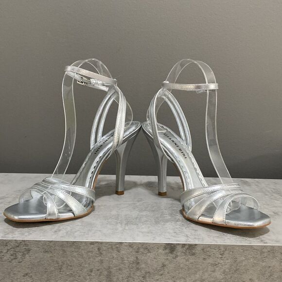 NWT Gianni Bini Metallic Silver Heels size 8 - Picture 7 of 16